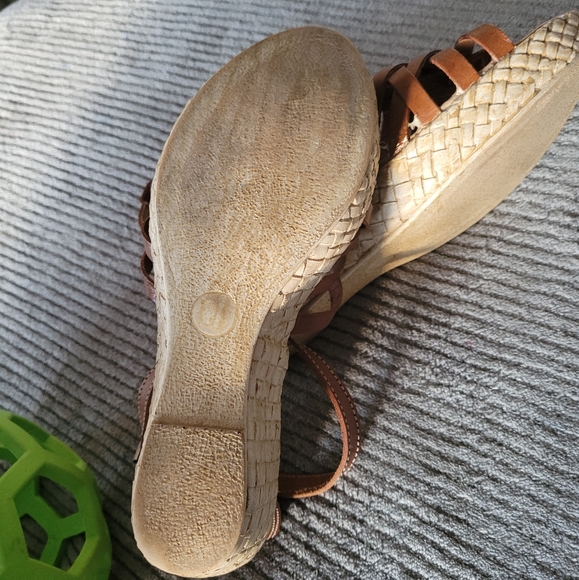 Sandals - Picture 2 of 4